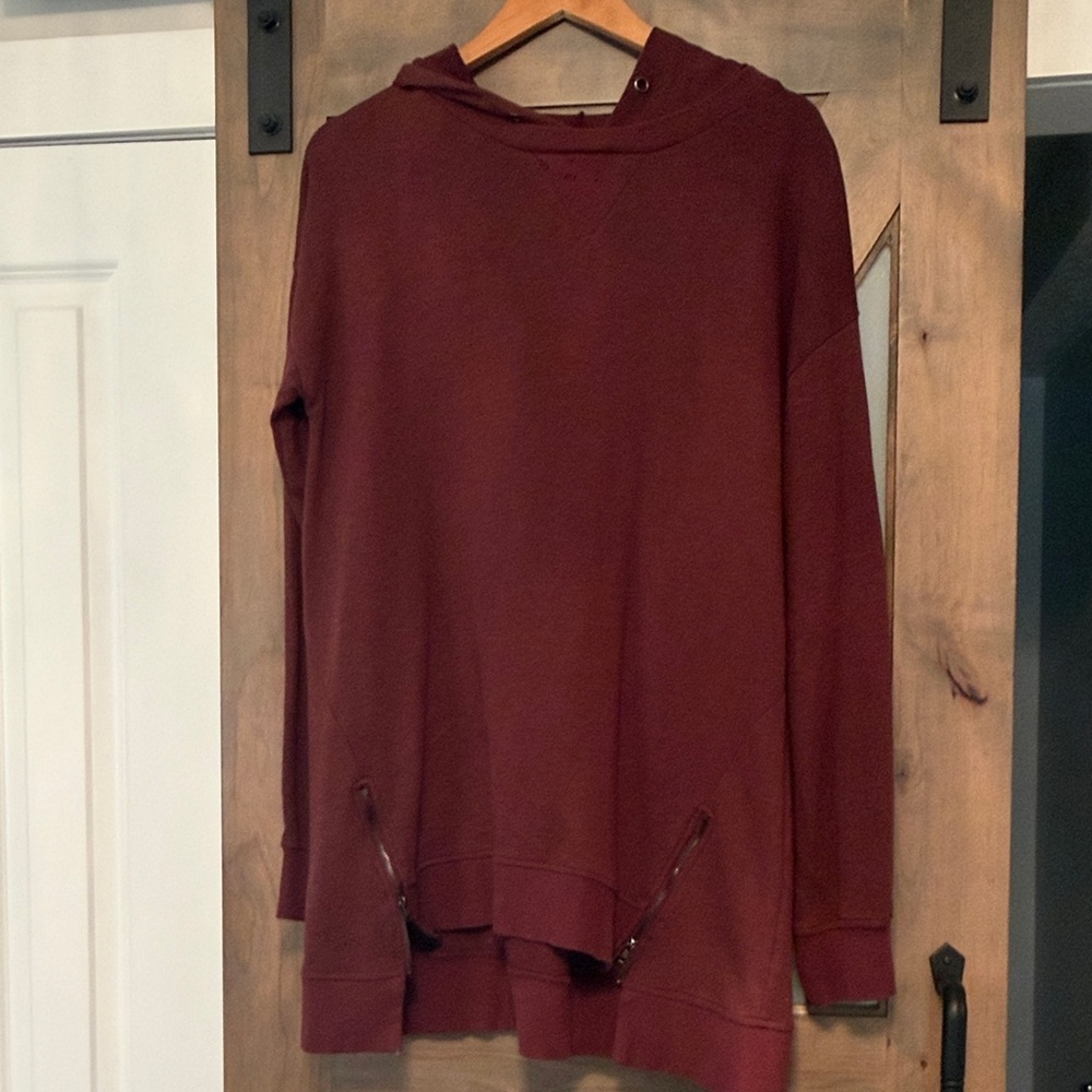 Burgundy Hooded Sweatshirt with Zipper Accents Women’s Size XL
